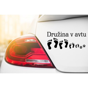 Družina v avtu 